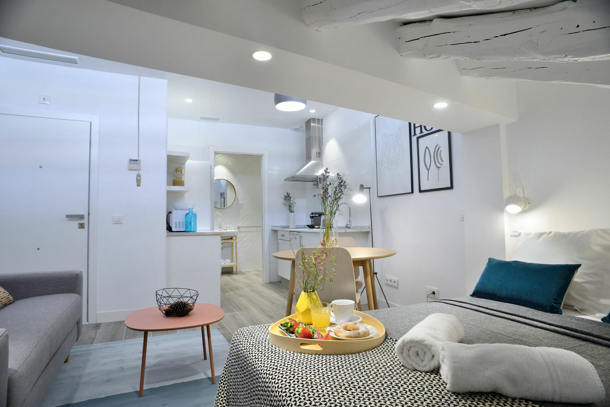Nqn Aparts & Suites Madrid Esterno foto